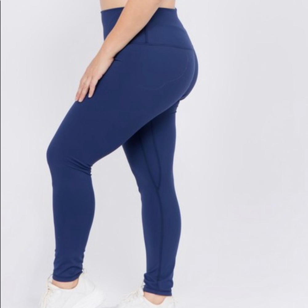 Plus size high waist activewear leggings